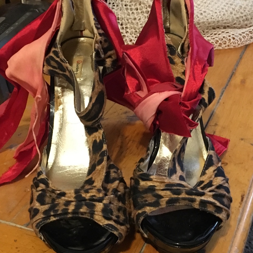 Lsenboye size 11 heel